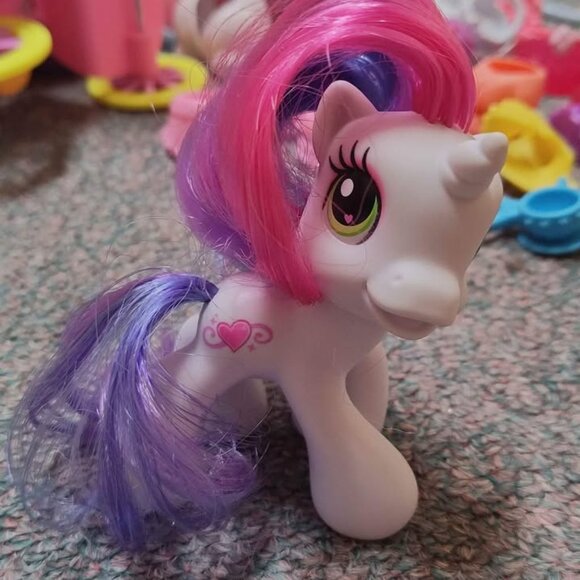 My Little Pony New Look Sweetie Belle 2008 G3.5 - Picture 1 of 3